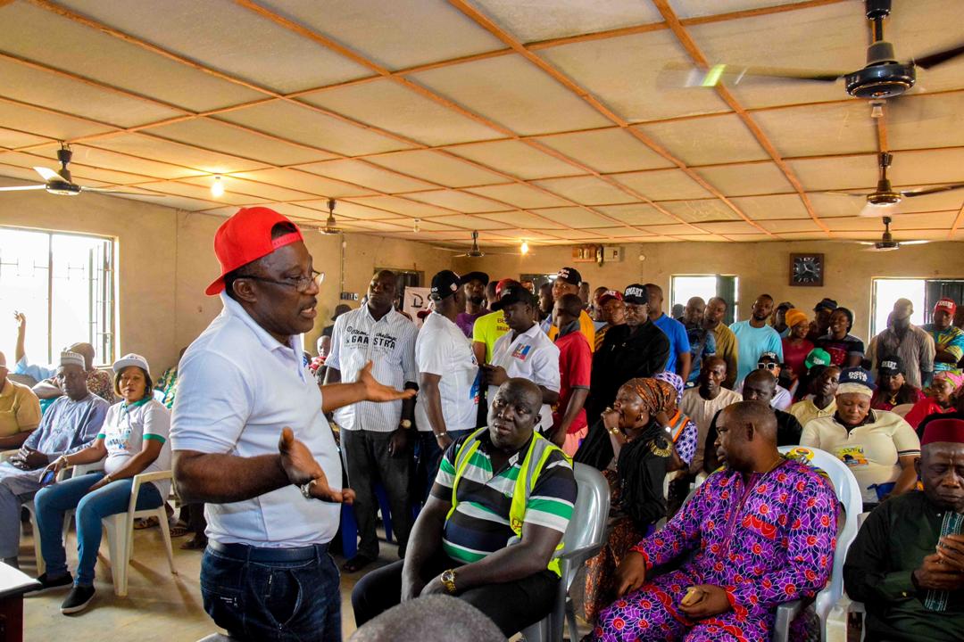 SenSmartAdeyemi's tweet photo. Thank you National Union of Road Transport Workers, Kabba Bunu, Kogi state
Kogi West is going higher!
#NextLevel #SmartKogi #KogiWest https://t.co/KbhsxlxY1k