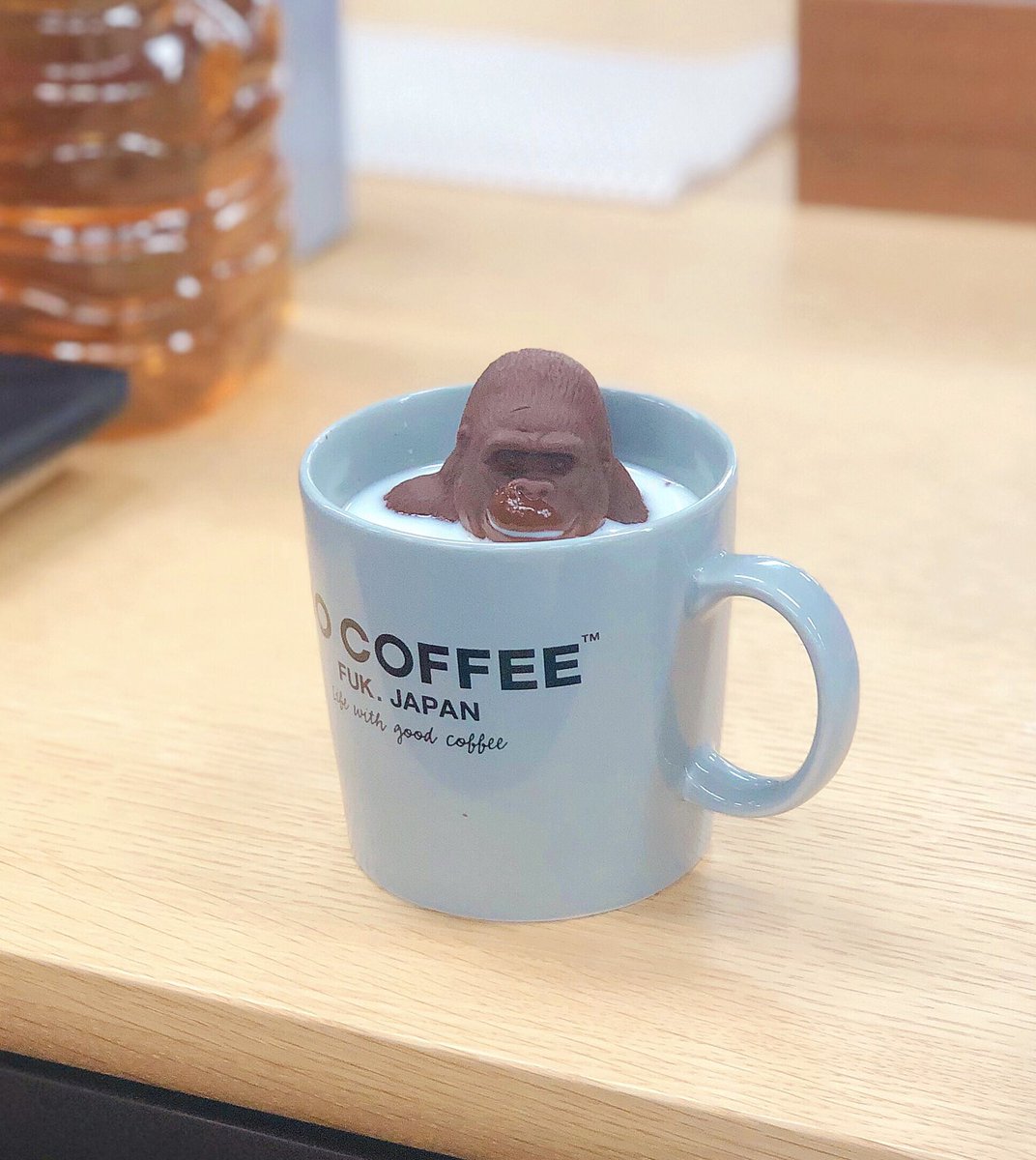 いい湯だな ゴリラのチョコの衝撃の食べ方 話題の画像プラス いい湯だな ゴリラのチョコの衝撃の食べ方 話題の画像プラス