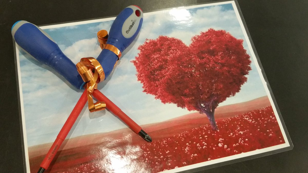 MinsongoRRH's tweet photo. When the maintenance service celebrate St Valentin ! 

#DiamondResorts #LifeAtDiamond #StValentinesDay #Vincennes #royalregency https://t.co/s8NElSBRjJ