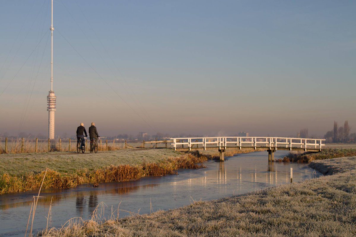 UitinIJ's tweet image. Lenteweer, fietsweer! ☀️🚴‍♂️
Kijk voor onze #fietstips op: inijsselstein.nl/post/fietsen
#OntmoetelkaarinIJsselstein #IJsselstein #fietsen
Foto: Karin Somhorst