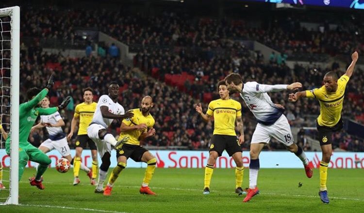 EyewearTy's tweet photo. Great 2 see the master at work! And I’m not talking about @SpursOfficial (although they were magnificent)
Check out @SunSport #SuperSnapper & 2017 @SportSJA🥇@DickiePelham’s pictures from #COYS #UCL 3-0👏
#Photography #Photographer #TheSun #SunSports #SpineEyewear #SpineOptics https://t.co/tAl8qAZRYL