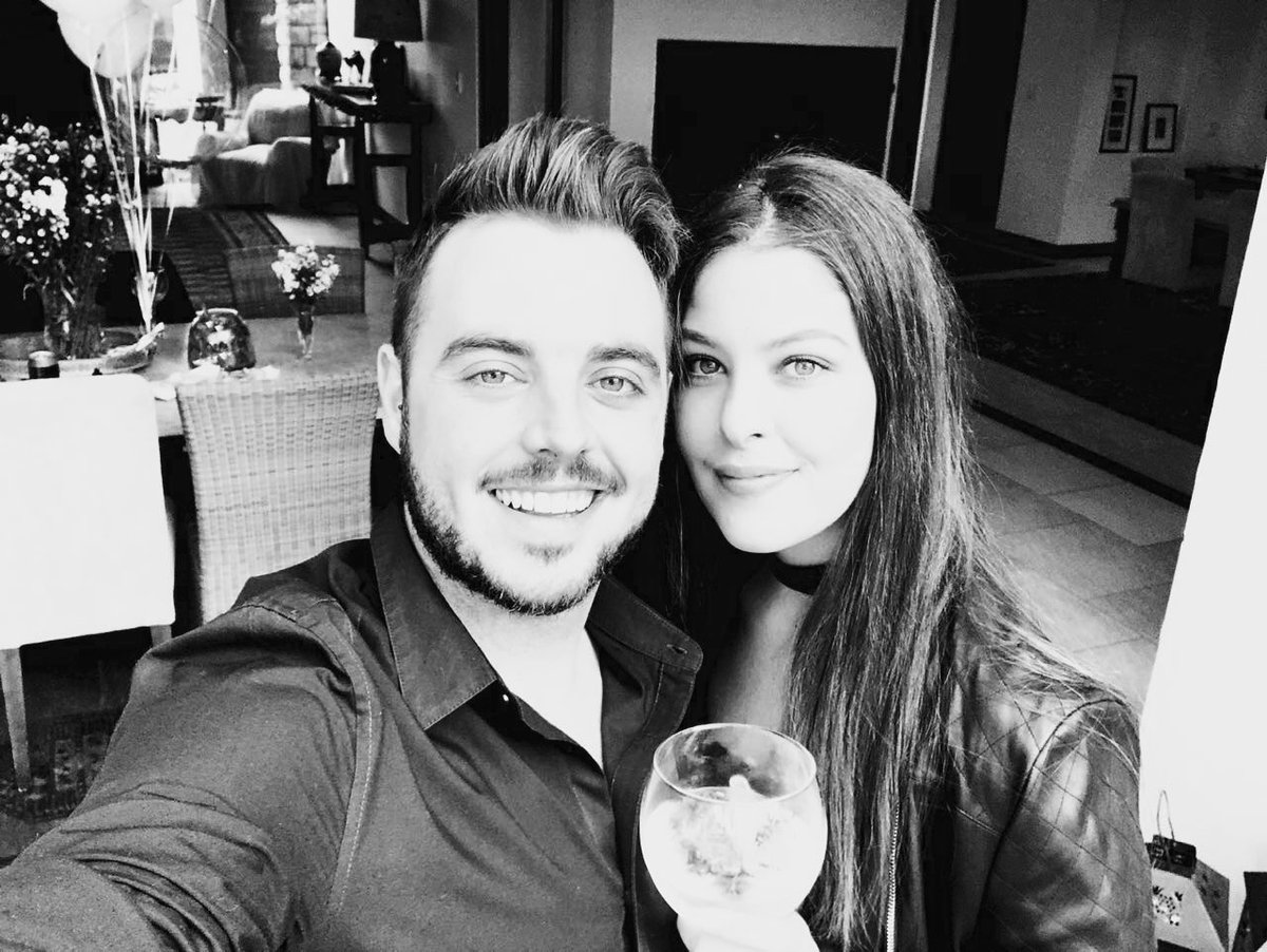 BiancaR01's tweet photo. Happy Valentine’s Day my love! ❤️❤️❤️Thank you for making me smile endlessly! I can’t wait to see you later! I LOVE YOU! #947lovesyou #PrimediaBigLove https://t.co/9muD5SLokT