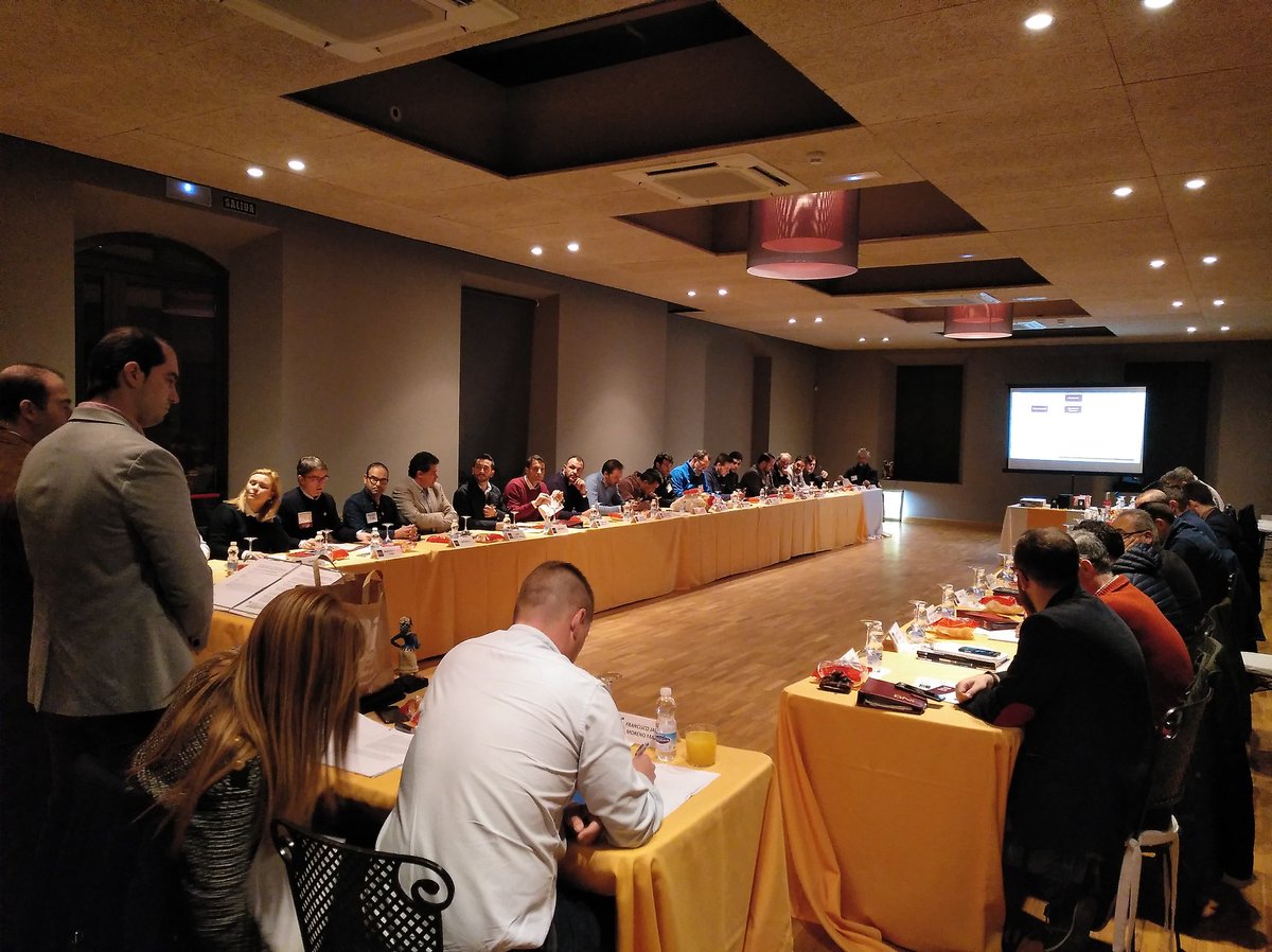 Comenzamos una nueva reunión en BNI Comparte. #bniespañaslc #giversgain