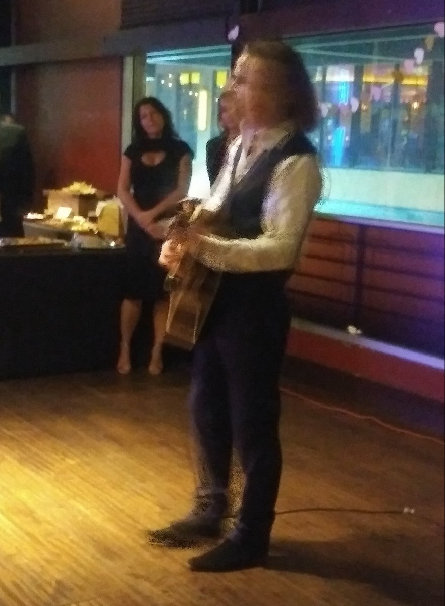 BridgeTunnelCom's tweet image. .@ChaseBellMusic exclusively debuted 2 new tracks fro his Spring 2019 album at the @LQuickies Launch Party in @santamonicacity!  @SantaMonicaPlc @RealKristiS @RSA_TALENT @rsaentertain #newmusic #indieartist #romancenovels #Romance