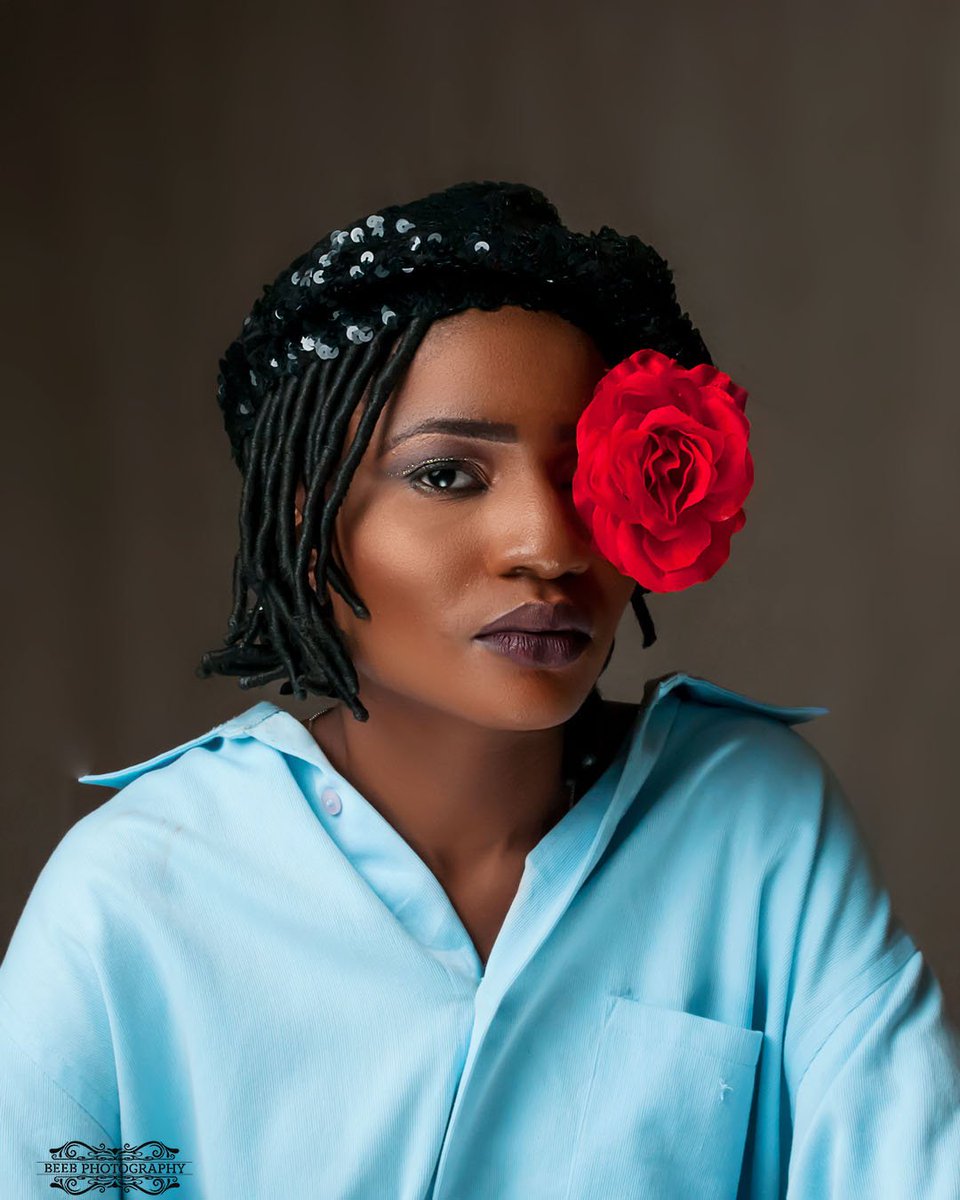 its_shaokhan's tweet photo. Roses are red
violets are blue,
today and forever
I'm all for you.
Happy Valentine's Day to everyone celebrating 📷 @its_shaokhan
Muse dunni
#monochrome #monochromatic #black #blackandwhite #portrait #portraits #portraitseason #portraitseries #beebphotography #Valentines https://t.co/eLgvEwAfyL