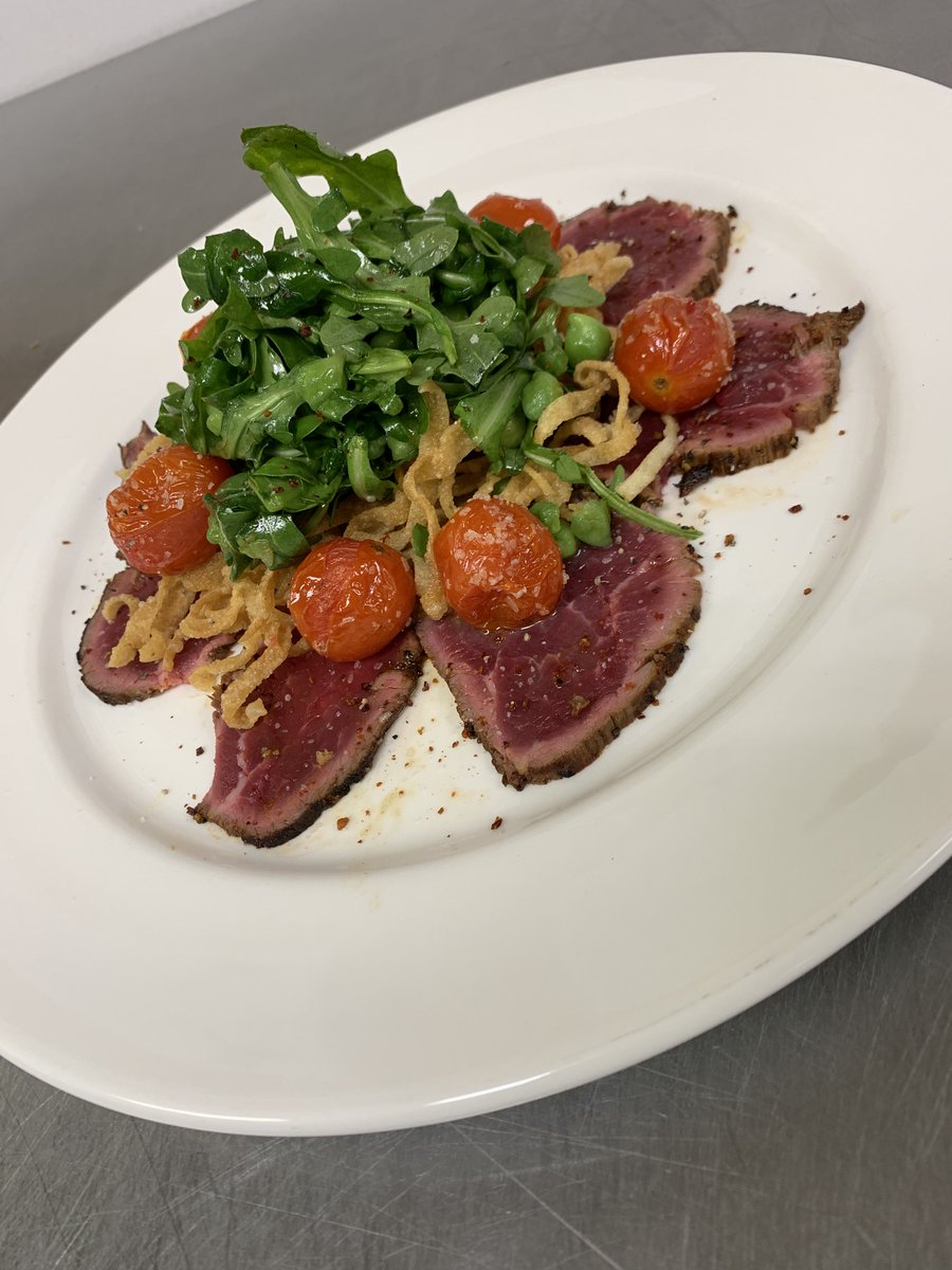 Kettlevalleypub's tweet photo. Looking to treat your sweetheart on Valentine's Day? Here is a sneak peek at our special 3-course Valentine's Day Dinner. Please call us at 250.493.3388 for reservations. This special menu is $75 for two people, plus taxes. #Penticton #Valentine #ValentinesDay #sweetheart https://t.co/gdnhspErpv