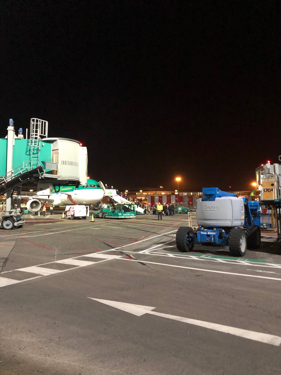 NoelWhite2013's tweet photo. redeye to #Bxl - #hardstand https://t.co/kN91lmnPMo