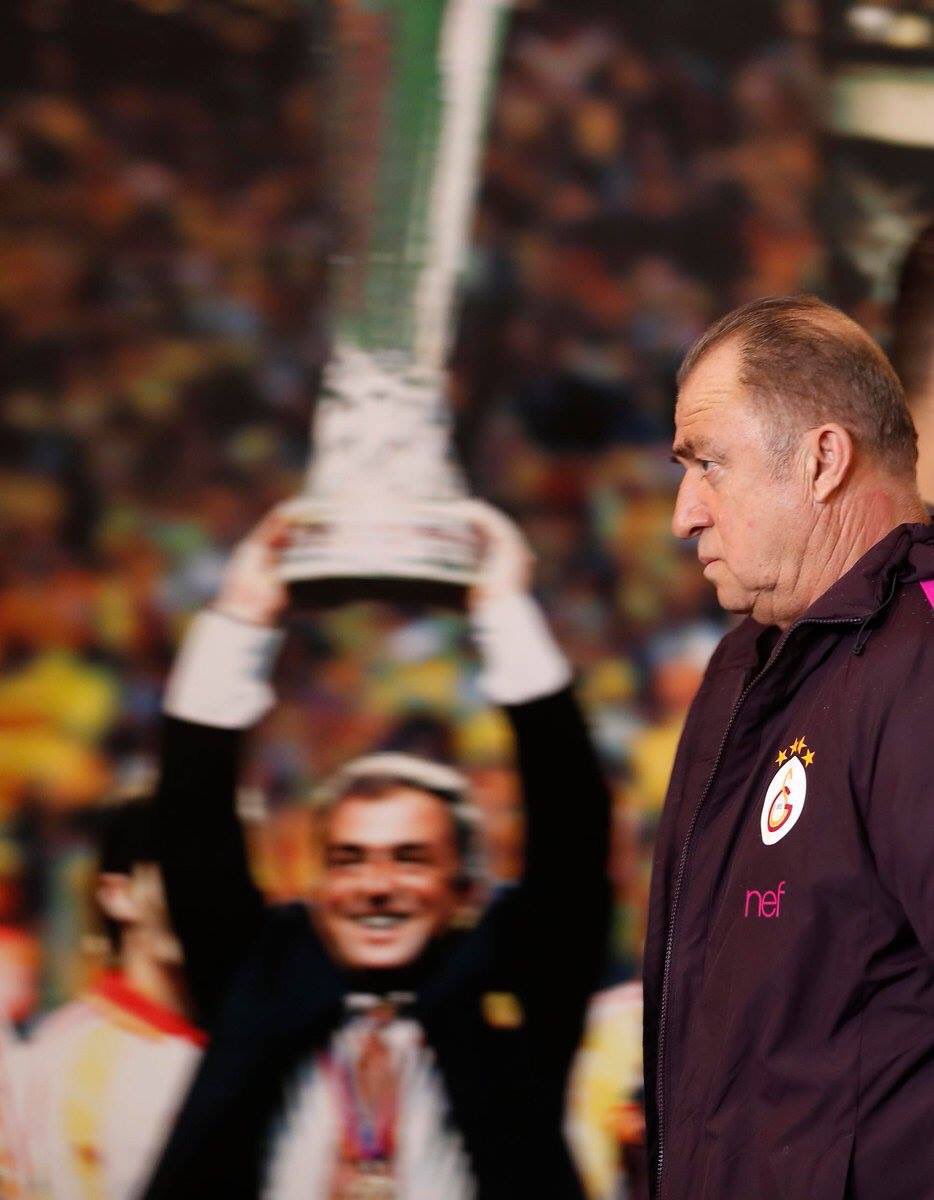 Yine bir 14 Şubat günü sabahında heyecanla uyanıp beklemeye başlamıştım sevgiliye kavuşmayı..
Öyle güzel bir karşılama olmuştu ki ;
Gerçek sevgililerin buluşmasıydı bu..

Hadi bitirelim bu işi.. #OnlyYou