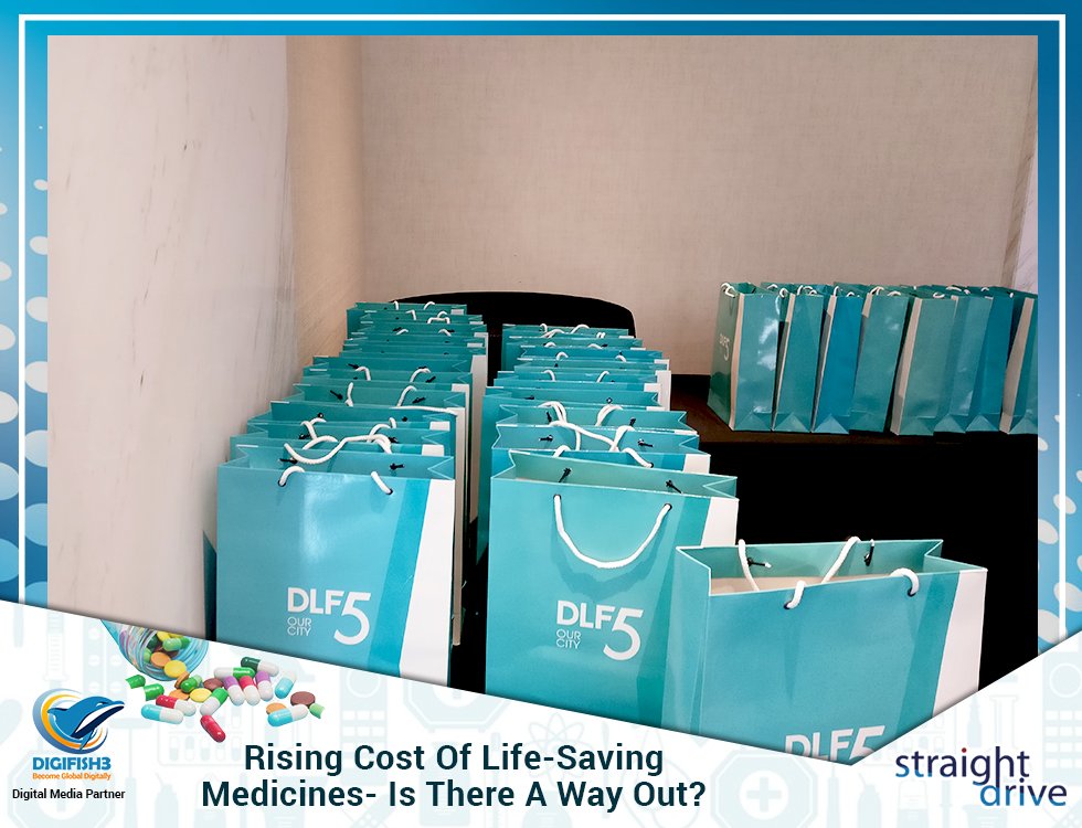 HyWehappywork's tweet photo. Transparency, Price Control, and Evidence-based regulations are required to curb down the #Rising #cost of #Life-saving #Medicines! With @mukundji,  @Digifish3 
#RoundtableConference #Healthcare #Medical #RaiseYourVoice #Doctors #pharmaceuticals #StraightDrive https://t.co/5i7FmwLbVB