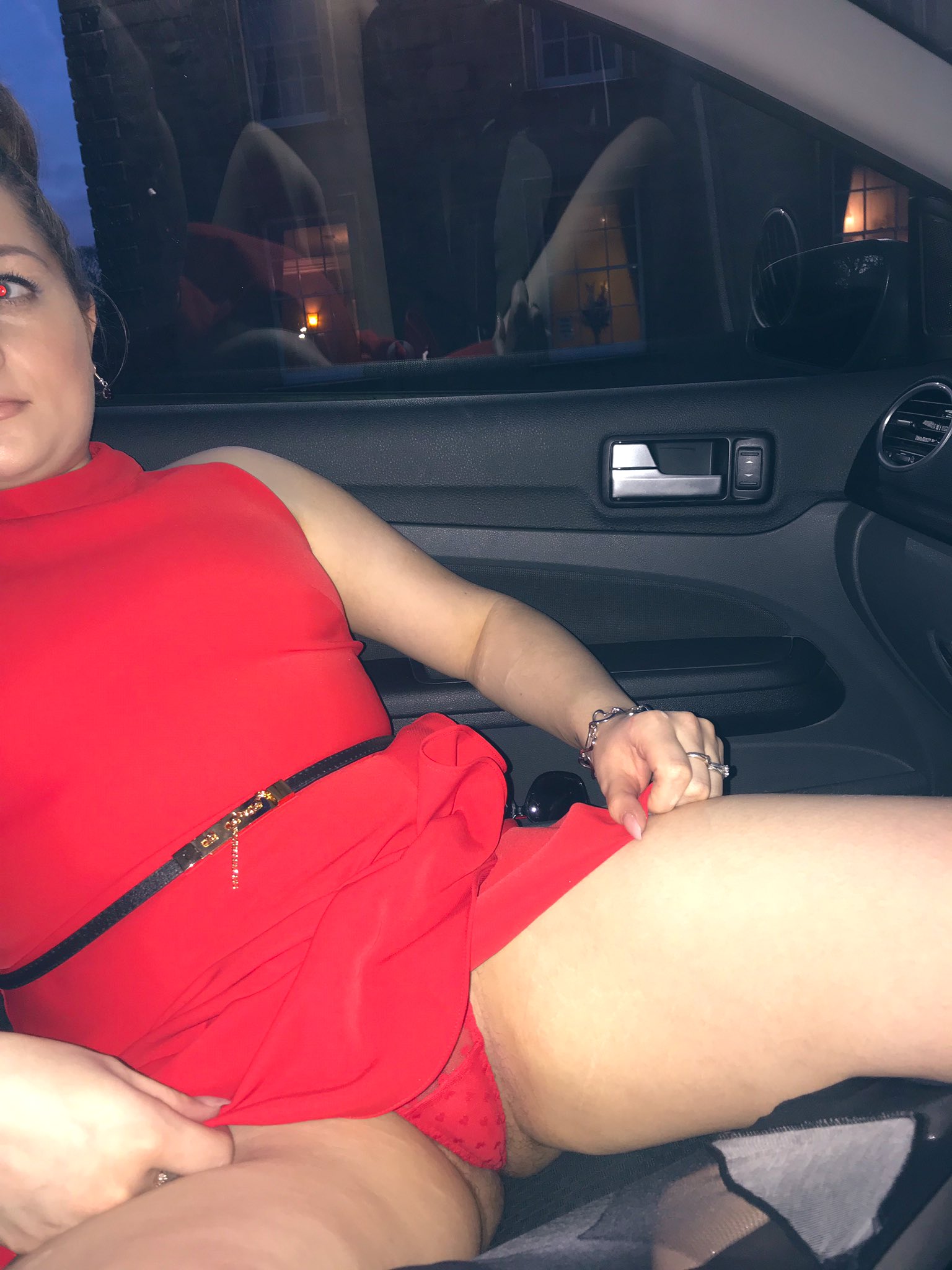 💦 4ft11” PETITE UK MILF 🇬🇧 on X: The car #flash 😈💋💋 #flasher  #flashingwives #upskirt t.co7PtDBgt21d  X