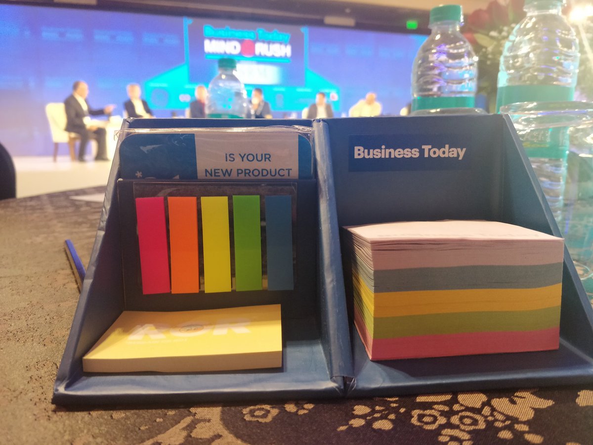TweetsAnup's tweet photo. The "sticky" insights from interesting panel showing multiple views in multiple " colors" - well portrayed by the table decor at #BTMindrush19 #RebrainOrRot https://t.co/L8cFi1HrXo
