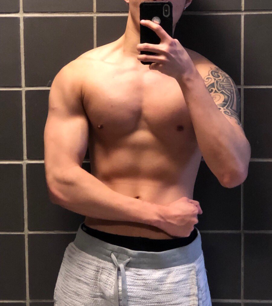 Errric3's tweet photo. @MikeOHearn @fitplan_app #professionalsecret Your plan is so great!! https://t.co/yKiIUgZemF