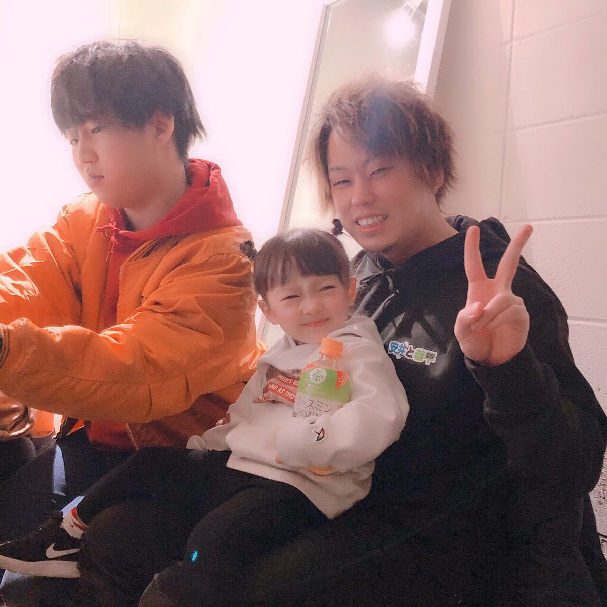 Kyoooheiz's tweet photo. 【プレゼント企画】

この前の5万円プレゼント企画で
4人当選でしたが

内3人には会えたけど

1人辞退されましたので

せっかくなので
5名の方に
【1万円分のAmazonカード】と
【メッセージ動画】をプレゼント！

条件はコレをRTと
俺と相方の安井をフォロー
で完了です！20日まで！
@sanpatuyanomusu https://t.co/20JkOemYsx