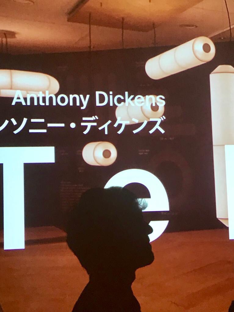 El martes Tekiò iluminó un maravilloso evento en nuestro showroom 💡Gracias a tod@s los que os acercasteis a descubrir esta preciosa lámpara diseñada por Anthony Dickens y editada por <a href="/santacole/">Santa & Cole</a> que fusiona tradición y vanguardia, inspirándose en el típico farolillo japonés.