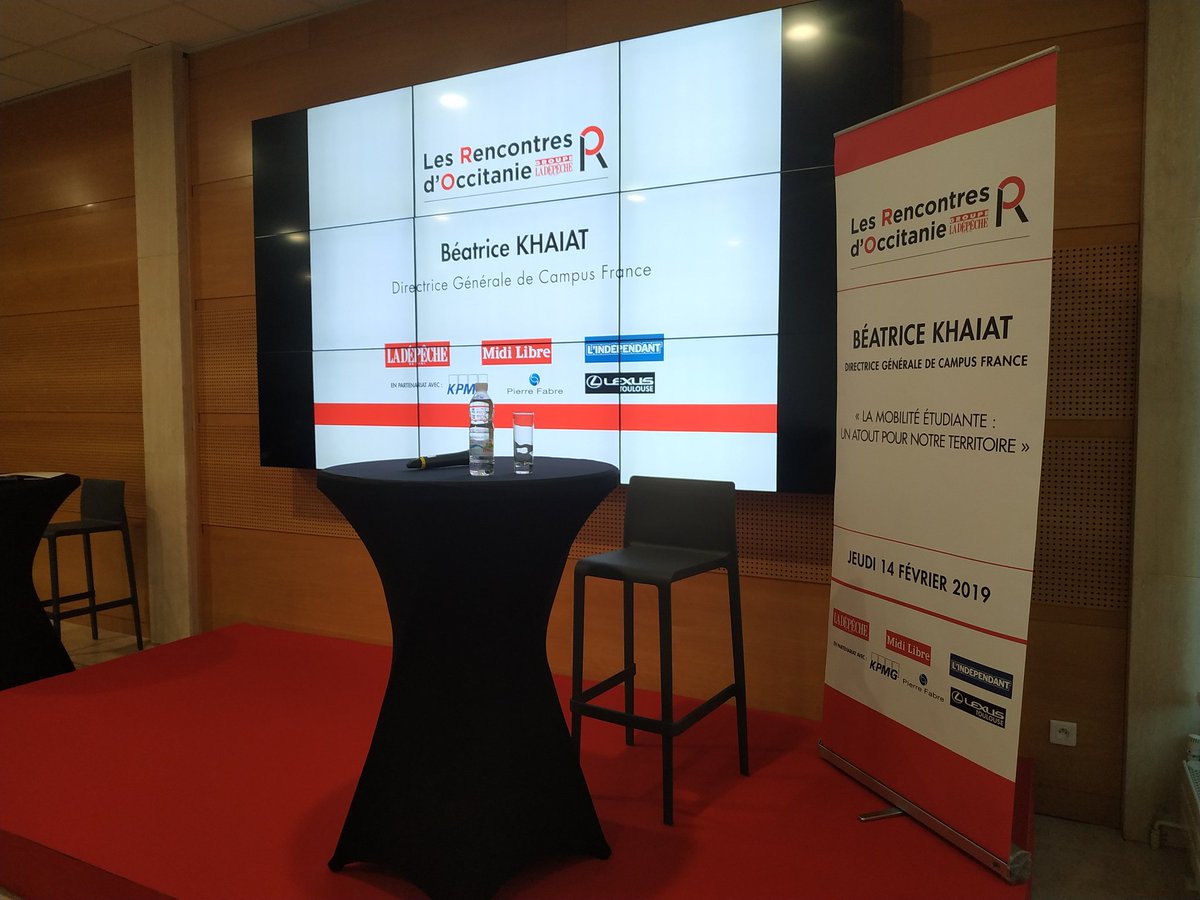JulieCabot_'s tweet photo. Conférence-débat à @ladepechedumidi  avec @BeatriceKhaiat sur la #mobilité #internationale 
#etudiants #strategie #universitaire https://t.co/aczqAtC2Ul