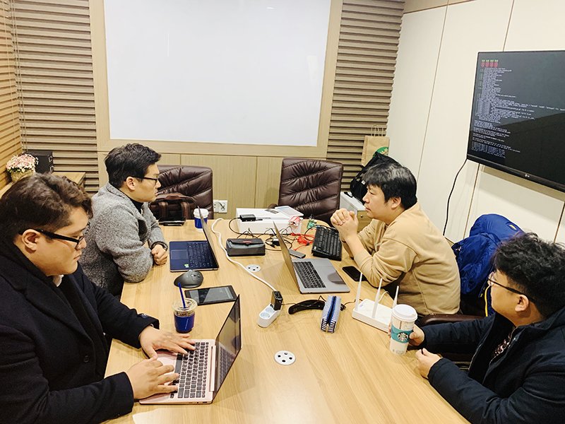 cardiocoin2's tweet photo. 카디오코인 프로젝트 미팅 2/11
Facebook   https://t.co/FHxg4YYPCl 
Instagram   https://t.co/WHM2TMErkC 
Medium      https://t.co/O3jB6itQXF 
Linked In    https://t.co/87mM40b9Hp …
E-mail         sns@cardiocoin.com
#카디오 #카디오코인 #카디오케어 #블록체인 #헬스케어 #솔루션 https://t.co/xQC4iQkDn5