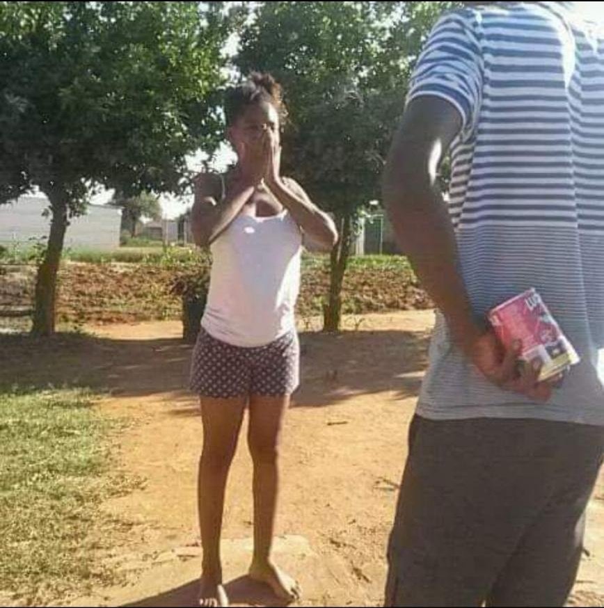 Sekzin_sa's tweet photo. My  #ValentinesDay gift to my crush.. ❤️❤️😂😂😂💔 https://t.co/EewvoSFt8x