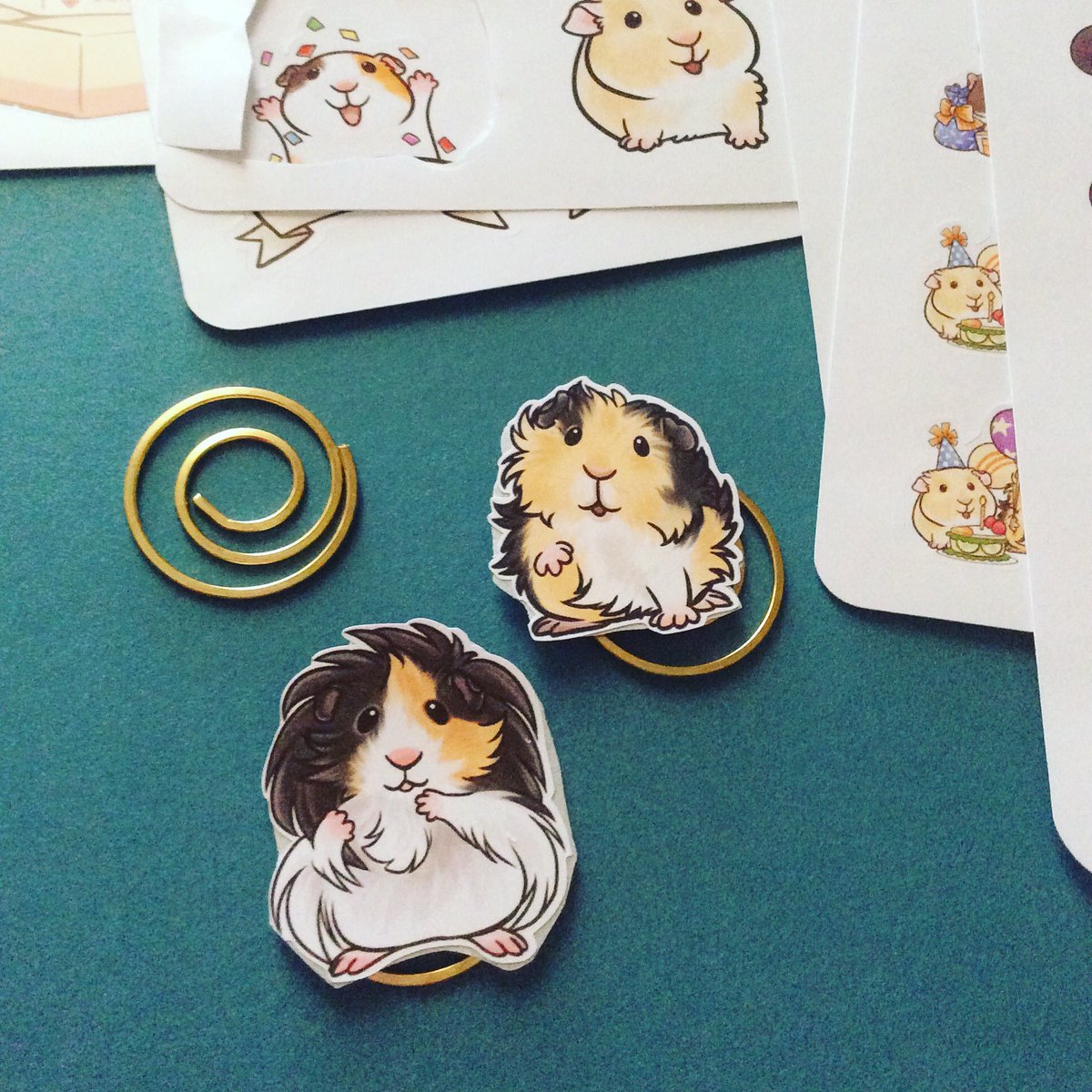 Neish39's tweet photo. Made some Guinea Pig paper clips for my planner ๐ stickers from @popcorningpiggy paper clips from @kikki.k #planneraddict #planner #plannerstickers #guineapigs #guineapig #washi #organised #plannerpaperclips #stickers #plannergirl #popcorningpigs https://t.co/gZNZEhRqmg