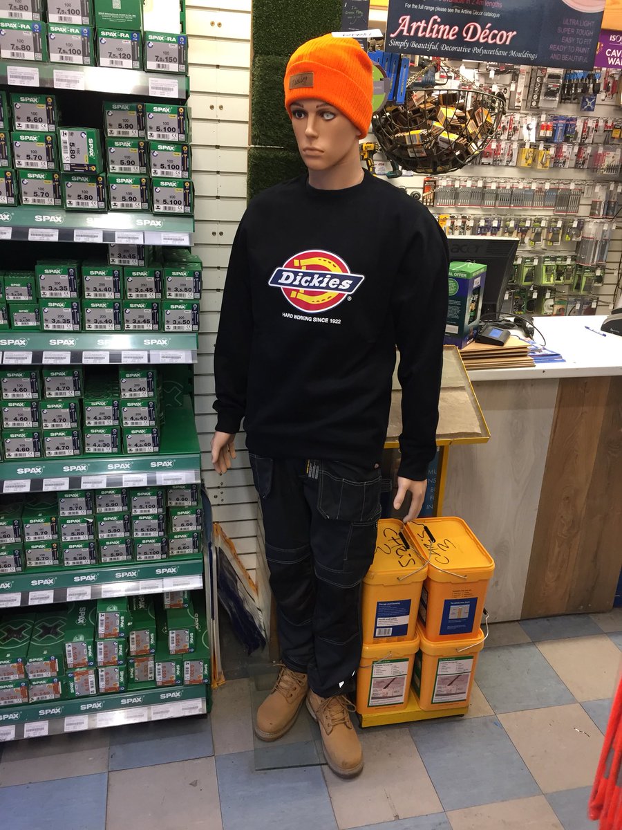 LewisDickies tweet media