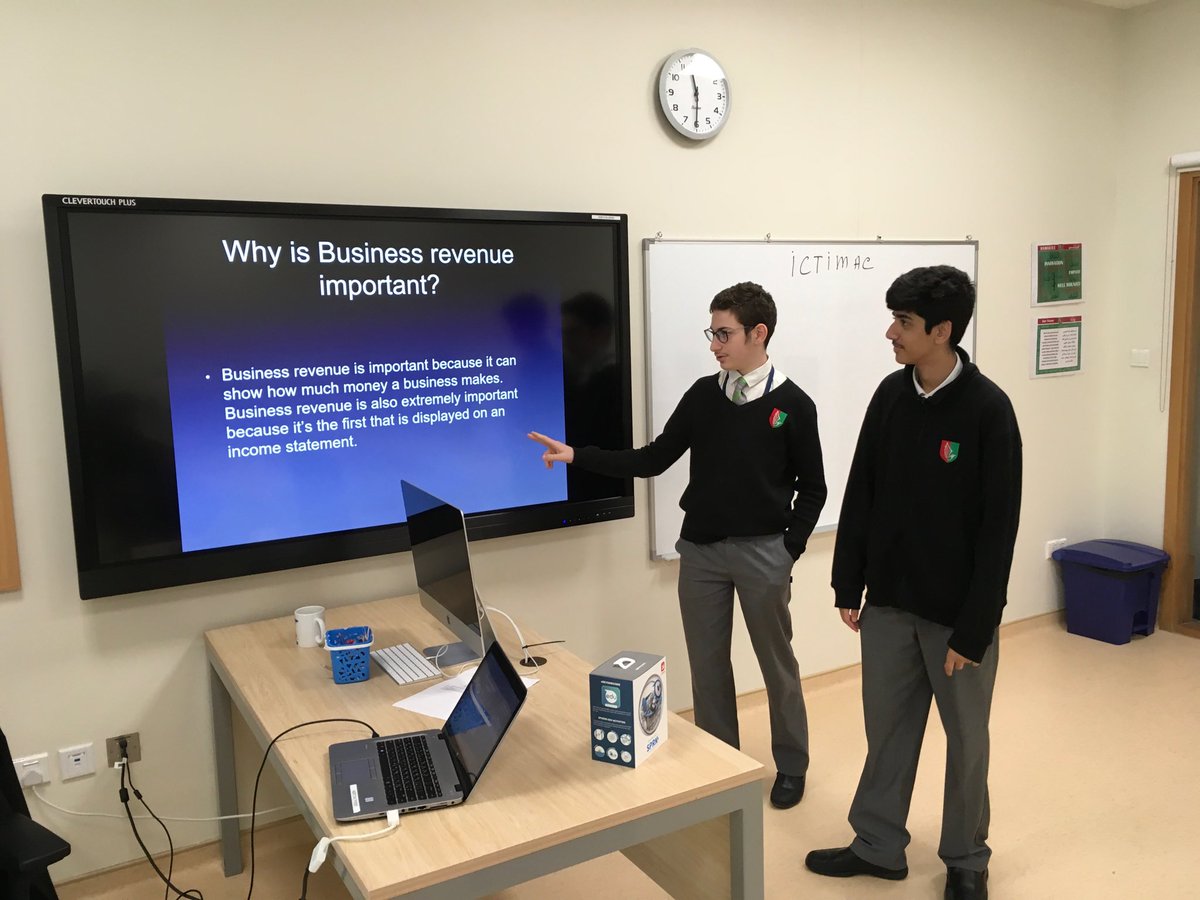 BusinessNsb's tweet photo. Year 10s researching market share and how to measure a businesses size ⁦@GEMS_NSB⁩ https://t.co/TegTD4bUnM
