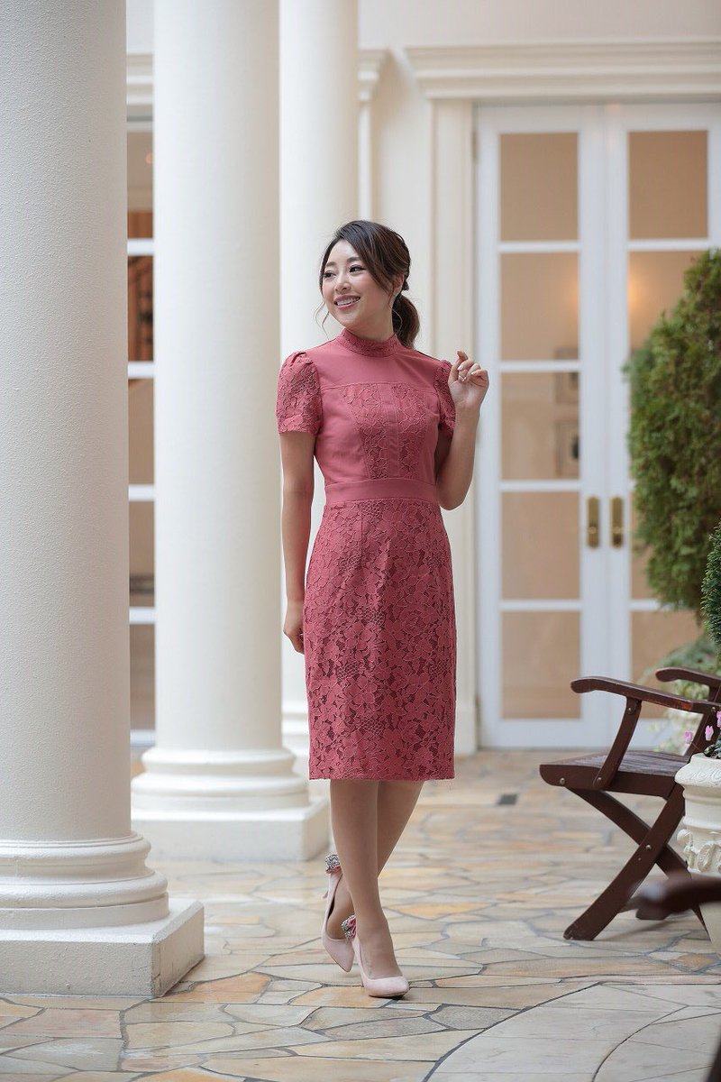 Classy And Fabulous ハイネックレースタイトワンピース ハイネックでちゃんと見えするデザインと着心地の良い質感 背中に入ったスリットがフォーマルになりすぎず女らしさをプラスします 商品コードlms1adp T Co Ttghyggy7c デート