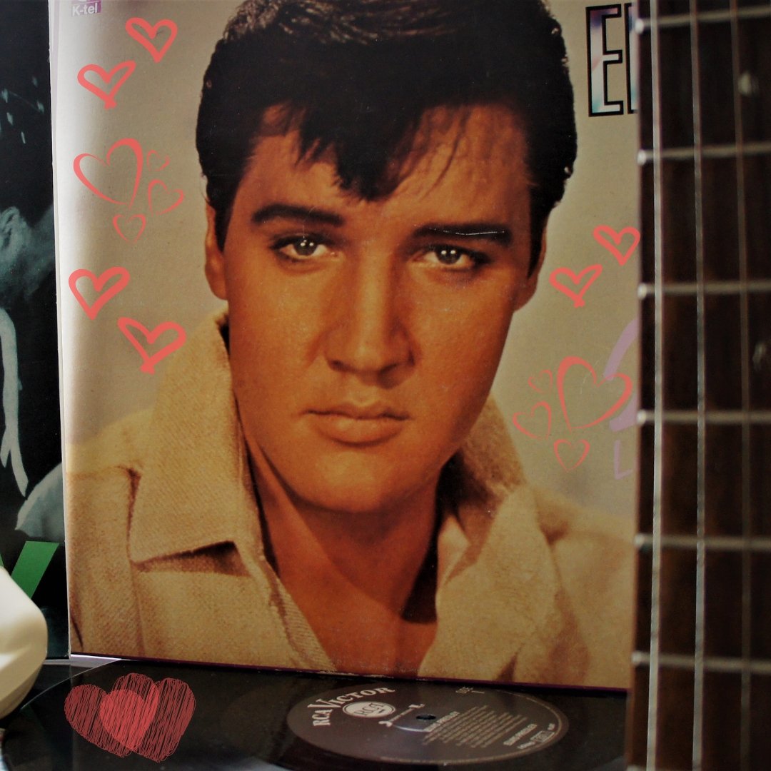 LDemodes's tweet image. Bonne Saint Valentin à tous les amoureux ! Quelle est la chanson la plus romantique pour un dîner à deux selon vous ? ❤️ 
Moi j'adore Elvis avec "Can't help falling in love" 🥰 👉lesplaisirsdemodes.com/accueil/elvis-… #SaintValentin #musique #diner #amour #love #lovesongs