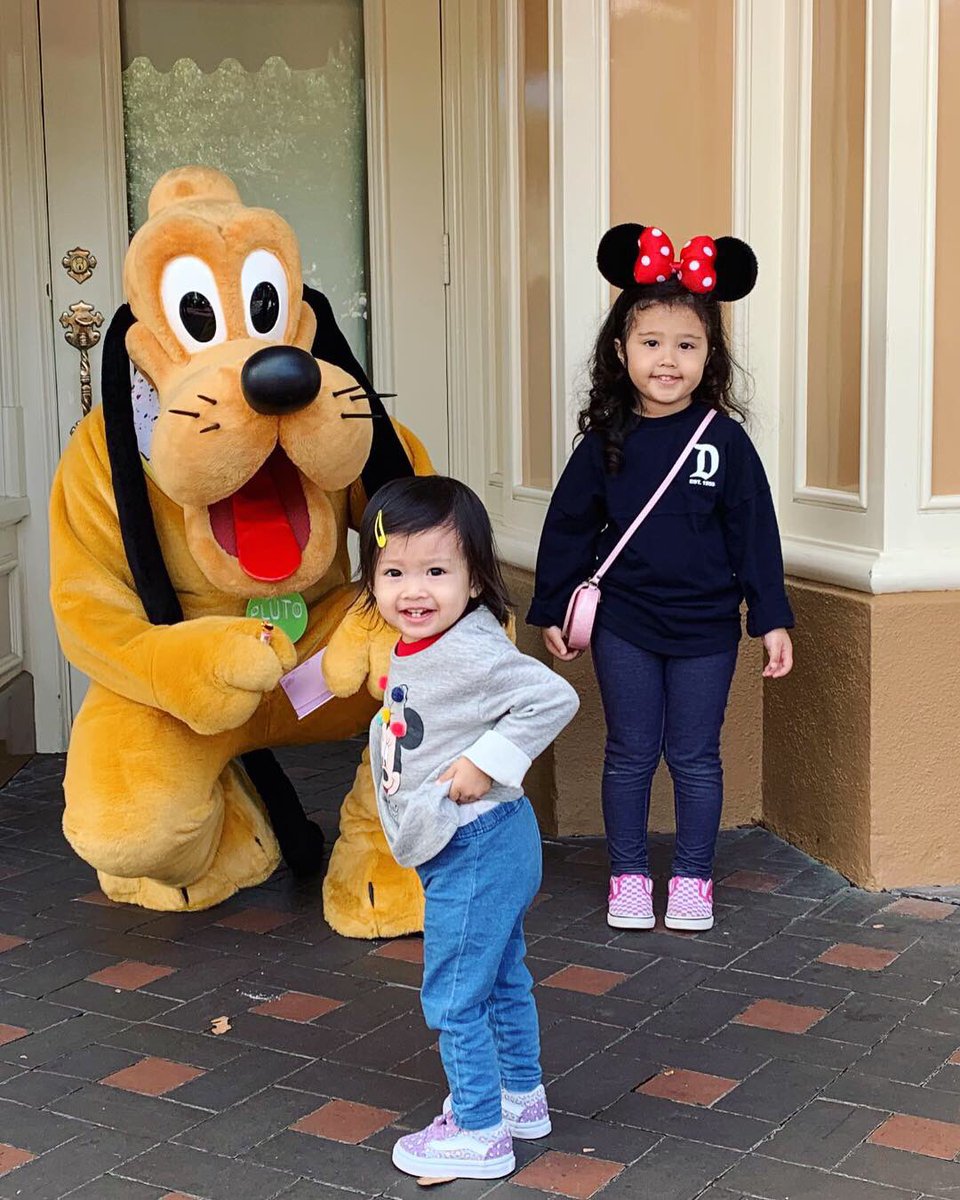 jennclaros's tweet photo. Spent last weekend celebrating our big girl’s 4th Birthday at the happiest place on earth #disneyland #thisis4 #thisis1 https://t.co/1iQ9beQbrp