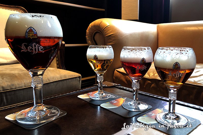 Entriamo nella Maison Leffe in Belgio, una delle più buone e famose birre del mondo. E poi non potevo certo perdermi la degustazione delle birre Leffe più particolari 😋🍺🇧🇪 
👉lavaligiaintasca.it/birrificio-del…
#Leffe #birra #MaisonLeffe #Dinant #travelblogger