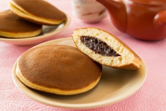 TheRealJapan1's tweet image. “An”: Japan’s Sweet Bean Paste

Bean paste, or an, is a popular sweet treat used to top and fill a wide variety of Japanese confections.

#beanpaste #sakuramochi #taiyaki #dorayaki #confection #food #popular #Japan #Japanese #TheRealJapan

buff.ly/2X0DJEU
