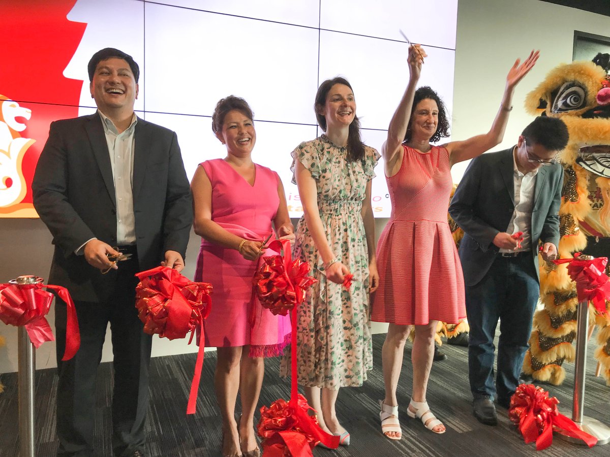 USEmbassySG's tweet image. Chargé d’Affaires @StephanieSyptak attended the official opening of American #internetperformance and #cybersecurity firm Cloudflare’s new Asia-Pacific office in #Singapore yesterday. #AmericanCorporateExcellence #Innovation