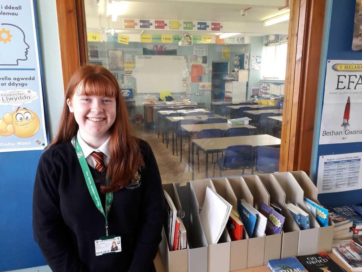 🗣️Sgwrs Sydyn👥

'Mae'r sesiyanu wedi datblygu fy sgiliau codio ac rwyf wedi dysgu llawer yn yr wythnosau diwethaf''

''The sessions have helped me develop my coding skills and I've learned a lot in the past few weeks''

Manon Hughes - Year 12 pupil YSGOL GYFUN LLANGEFNI
