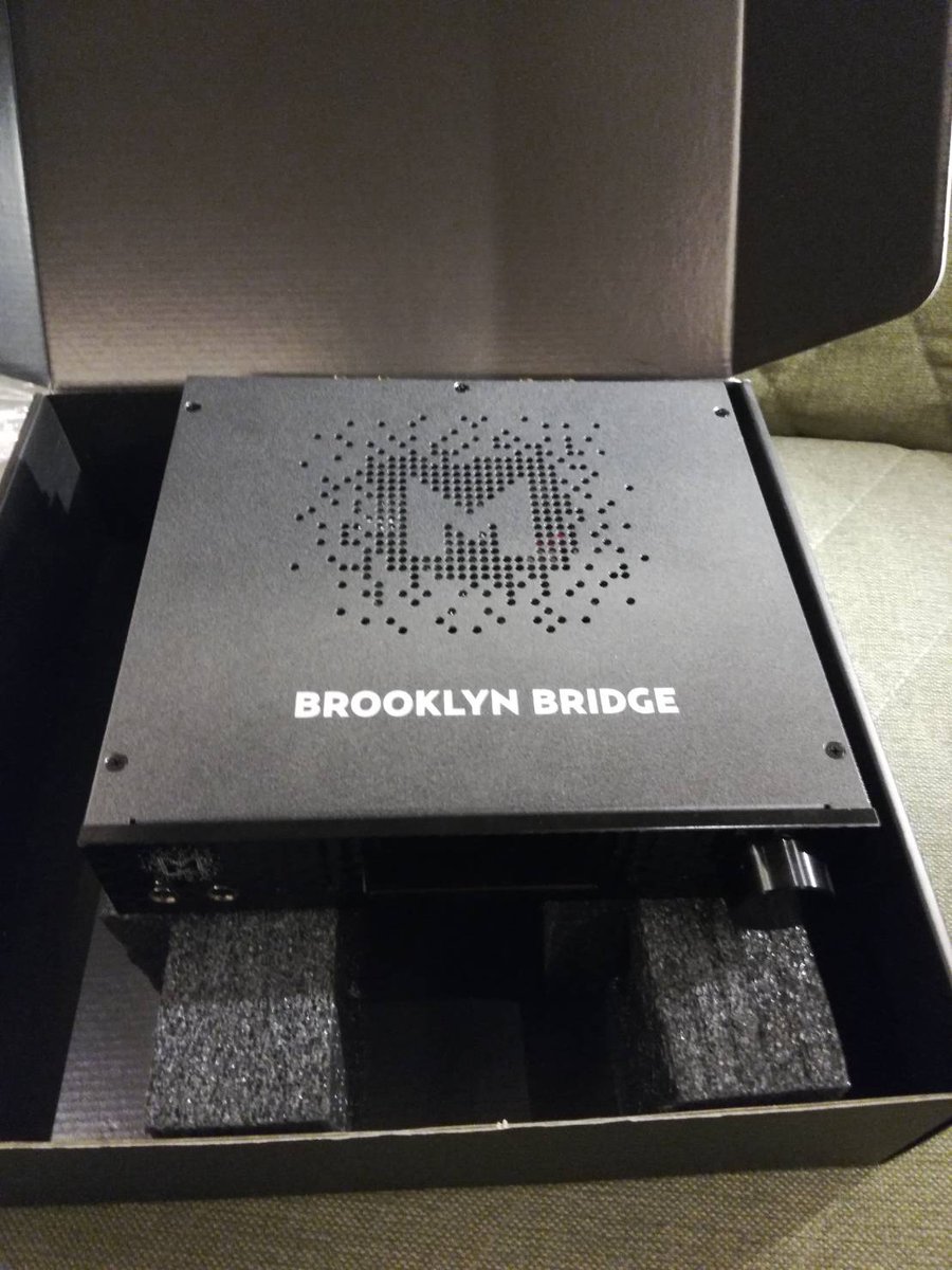DECO2000Thai's tweet photo. แกะกล่องกันร้อนๆ Brooklyn Bridge 99,000 บาท เท่านั้น
ทดลองฟังกันได้ที่ Deco 2000 โทร.08987-08987 
https://t.co/1pwR7Lk61x https://t.co/IV4VtYaDct