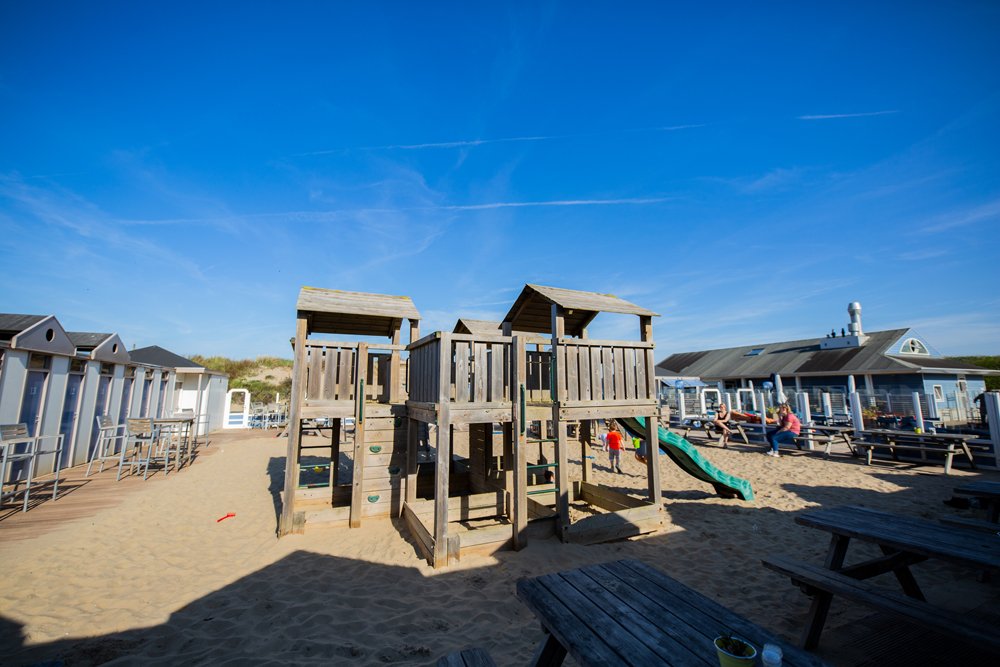<a href="/HetZuiderbad/">Zuiderbad</a> is weer OPEN! Kom jij ook genieten van het voorjaarszonnetje op ons terras? 😎☀ #springisintheair
