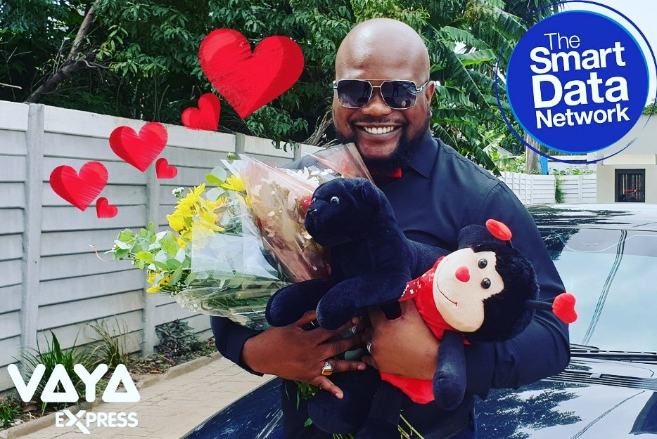 econetzimbabwe's tweet photo. It's #ValentinesDay & @TheMoxinator is on his way to surprise 5 lucky people thanks to #TheSmartDataNetwork & #VAYAExpress
You never know... It could be you! ππ #VAYAValentine https://t.co/v1slEpVtBD