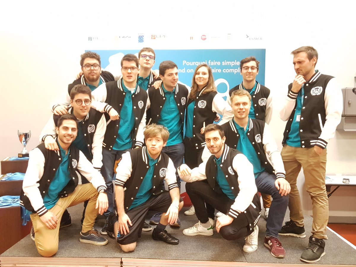 #crazymachinecontest une belle équipe @IngenieursECE le thème est #SaintValentin <a href="/ConcoursAvenir/">Concours Avenir</a>