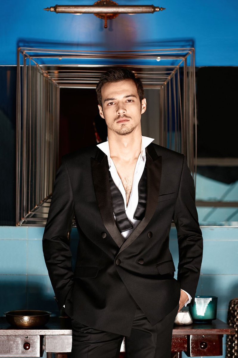 picsmiray1's tweet photo. HOT 🔥
#MertYazıcıoğlu https://t.co/NMI2jFq5BE
