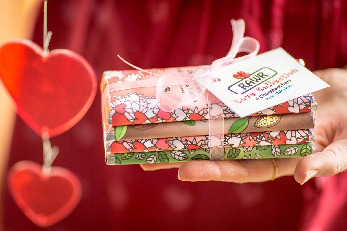 HAPPY VALENTINES DAY! 💜 Win this yummy #vegan 🌱 #organic ✨ <a href="/rawrchocolate/">Rawr Chocolate</a> 🍫 for you or your sweetheart ❤️ To enter, simply like this post or comment why you’d like to win! 🏆 (UK Residents Only) Winner announced 07.03.19 ✅ #ValentinesDay2019 #giveaway #CompetitionTime