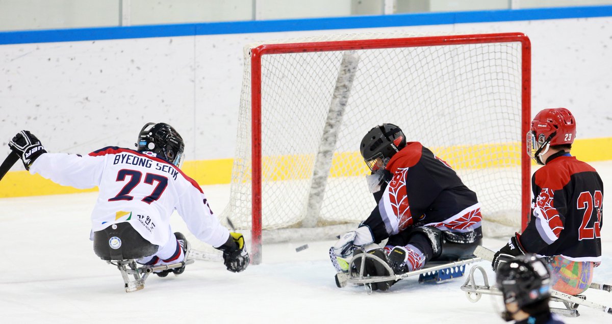 kosadpr's tweet image. [2월 14일 아이스하키]
#전국장애인동계체육대회 #장애인체전 #장애인체육 #동계체전 #장애인스포츠 #아이스하키
#장애인스포츠의_모든것 @kpcsports 
자세한 경기 결과는 대회 홈페이지에서 확인가능합니다^^
16thwinter.koreanpc.kr