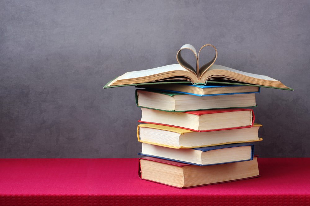 Amor y libros para celebrar San Valentín / X