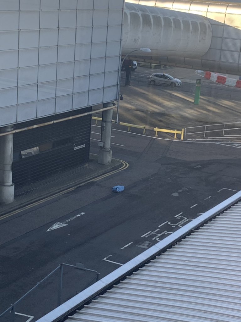 Chefparnell's tweet photo. @Gatwick_Airport someone is leaving without their bags, at least this guy moved it off the road everyone drove past for last 5 minutes. https://t.co/AZWf8pQO9v