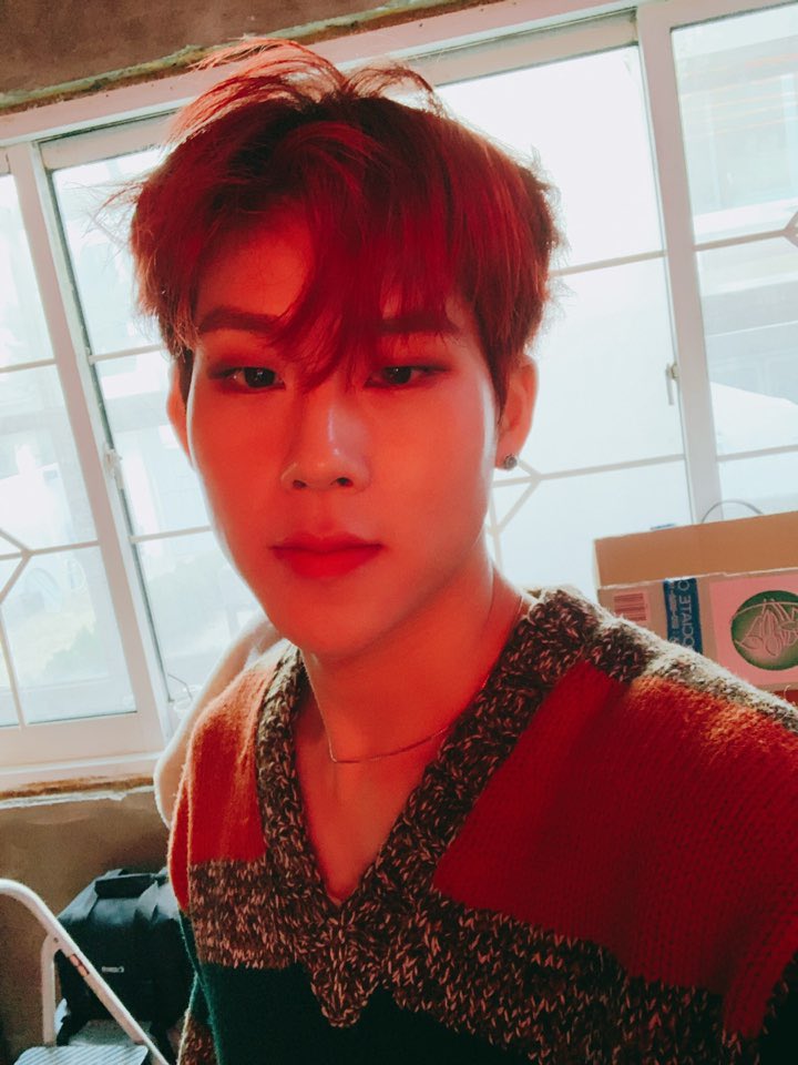 OfficialMONSTAX's tweet image. [#주헌] 몬베베 해피발렌타인이에요 ㅎ 
지금은 흑발이지만 추억돋는 빨강머리네요 ㅎ 곧 보는데 기대해요 진짜 대박이니까~