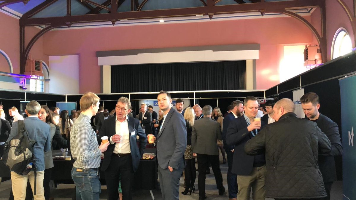 wenalyze's tweet photo. Momento networking en Leeds, en breve darán comienzo las presentaciones de proyectos.@fintechnorth. #FinTechNorth #FinTechPitches #NPFinTechMission https://t.co/pI7u6GHDOe