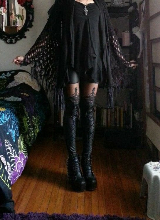 DandySWL's tweet image. When it’s #ThighhighThursday you go hard or go home!!!