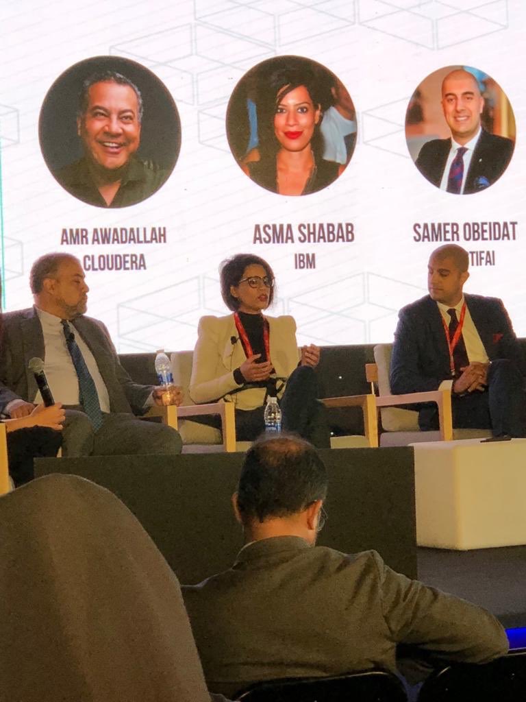 asmashabab's tweet image. Having fun at the #AI #decisionmaking talk at @stepconference #step2018. Fun times! Thanks @raydargham @ClaudiaMortimer @venuskassamani for the invite