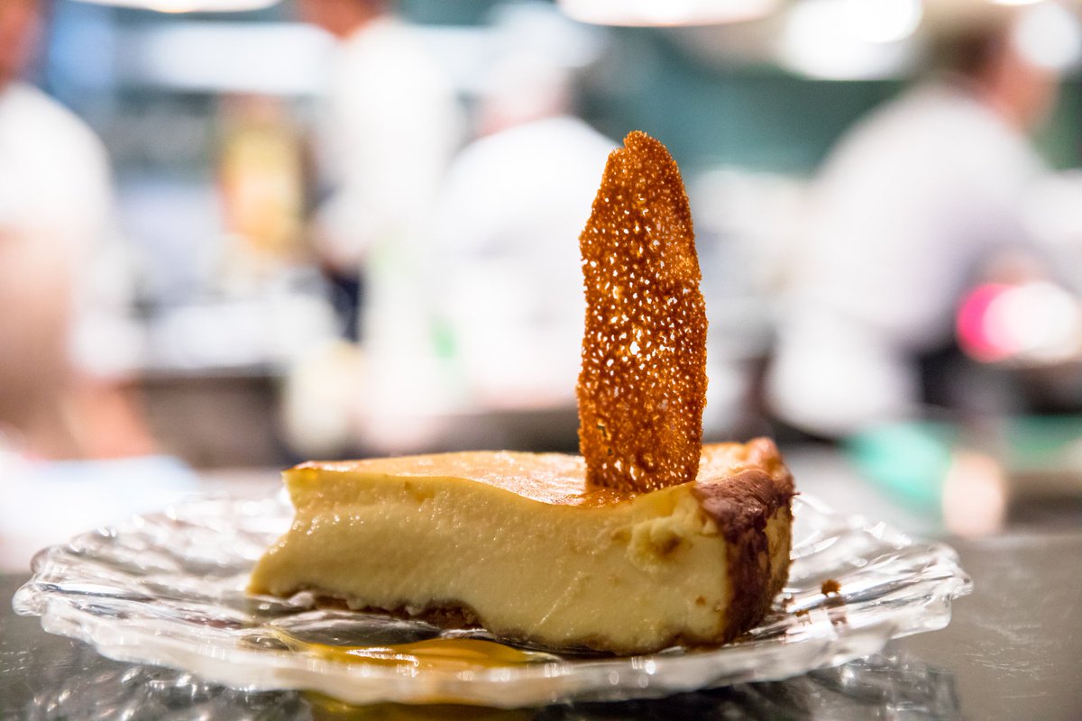Vosotros también ponéis ojos de corazones 😍 cuando veis y probáis esta tarta de queso??? 😋 #tartadequesocañadio 😋 Disfrútala con la mejor compañía! #FelizSanValentín

#cañadiosantander #Santander
