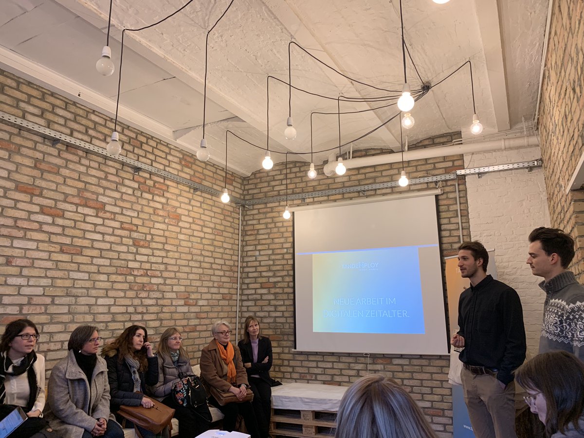 DigitalZBerlin's tweet photo. Von anderen Lernen und neue Impulse für das eigene #Unternehmen mitnehmen. Das ist Motto unserer #Startup-Tour. Bei @Tandemploy und @50Hertzcom unterhielten wir uns über #Jobsharing #Personal40 #NewWork, & #Arbeit40. Danke für die Gastfreundschaft! #Digitalisierung #einfachmachen https://t.co/nbr9uJxFHy