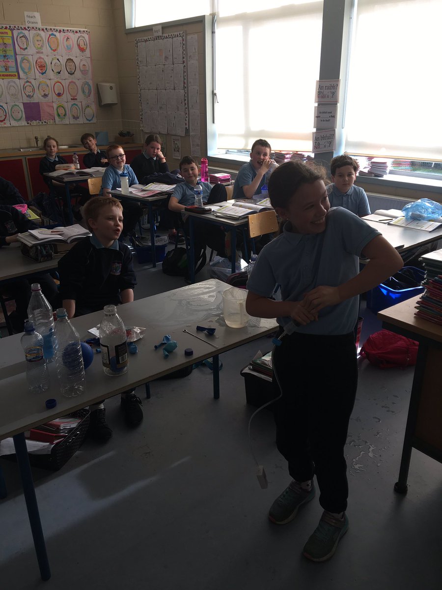 gaelscoildurlas's tweet photo. Lots of learning taking place in Rang4 today as part of our #DIGITALCLUSTERS with @cbsthurles and the @pascoscientific sensors. D’éirigh linn an balún a chuir isteach sa bhuidéal freisin! https://t.co/XdFLWVEv6O