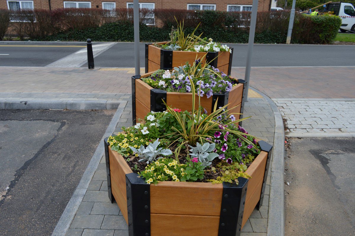 Park_Furniture's tweet photo. Our Beaufort style planters in various sizes used by Ashby de la Zouch Town Council to brighten up public parking areas.
Visit our website to see more designs and street furniture products:
https://t.co/AkQjNbgLwP
#largeplanters #streetfurniture #streetplanters #woodenplanters https://t.co/OFDfaG1Zs1