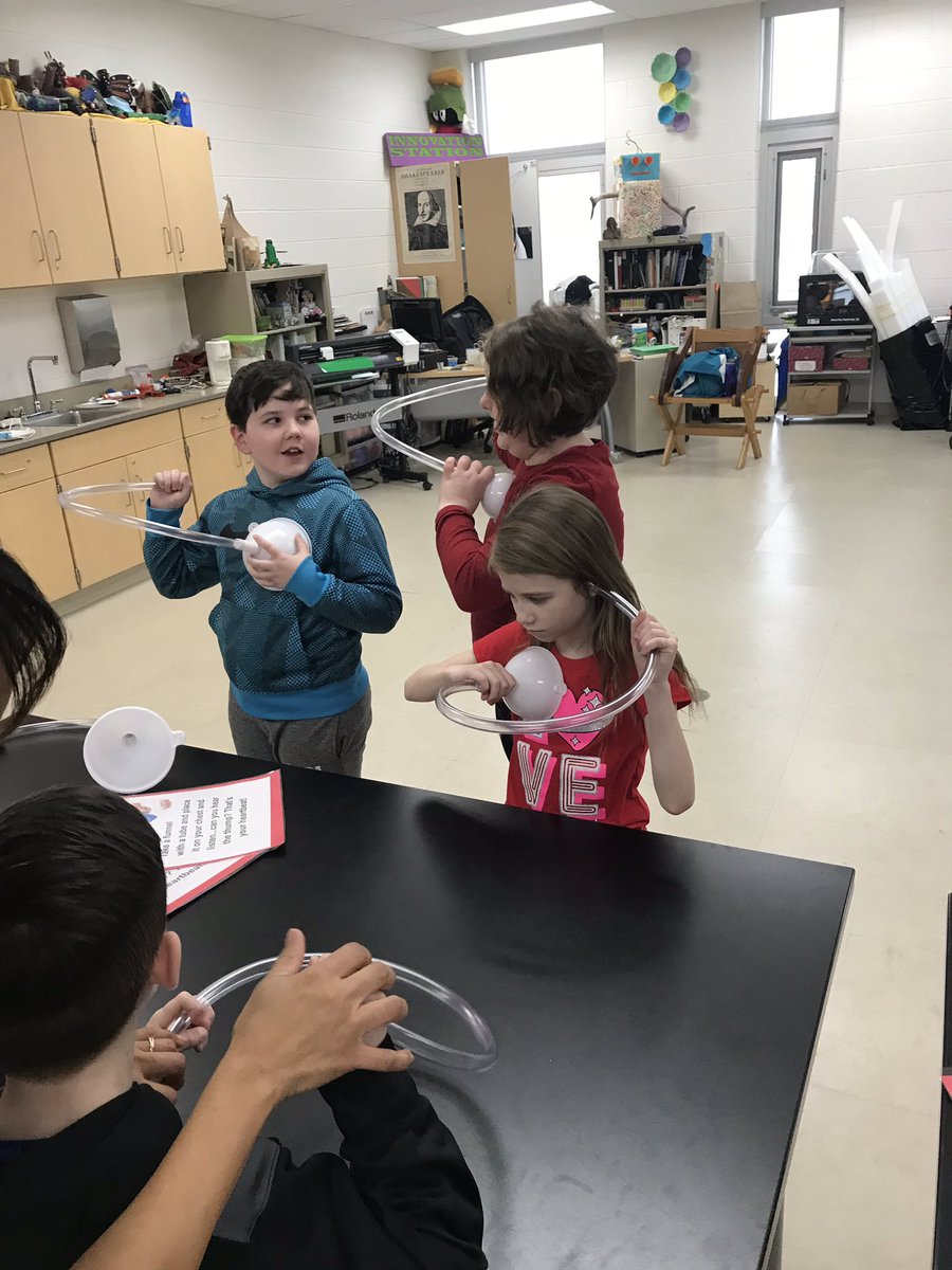 mrlee3rd's tweet photo. Learning about how the heart works #SUESheartfest https://t.co/M39ot8gYRl