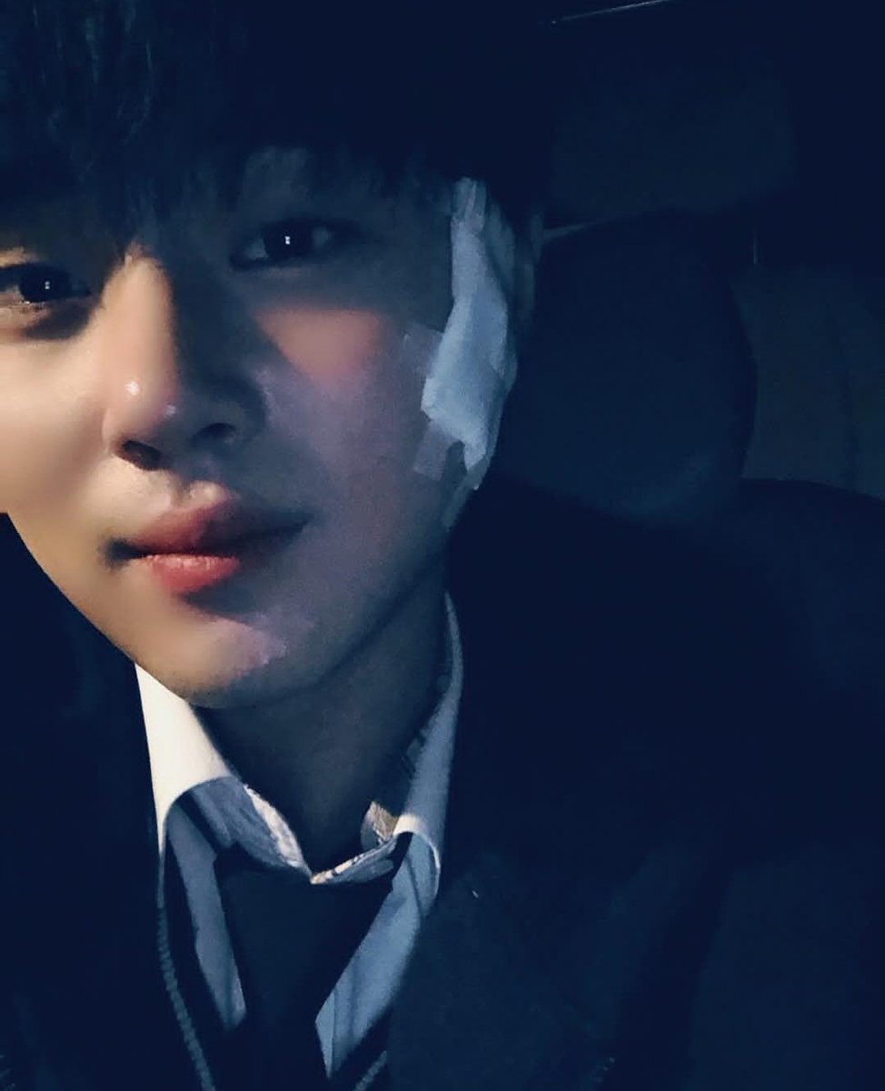 5UNJ4_'s tweet photo. 헐 얘 차기작에서 다치나봐 개떨려 https://t.co/NfSiiL8A1f
